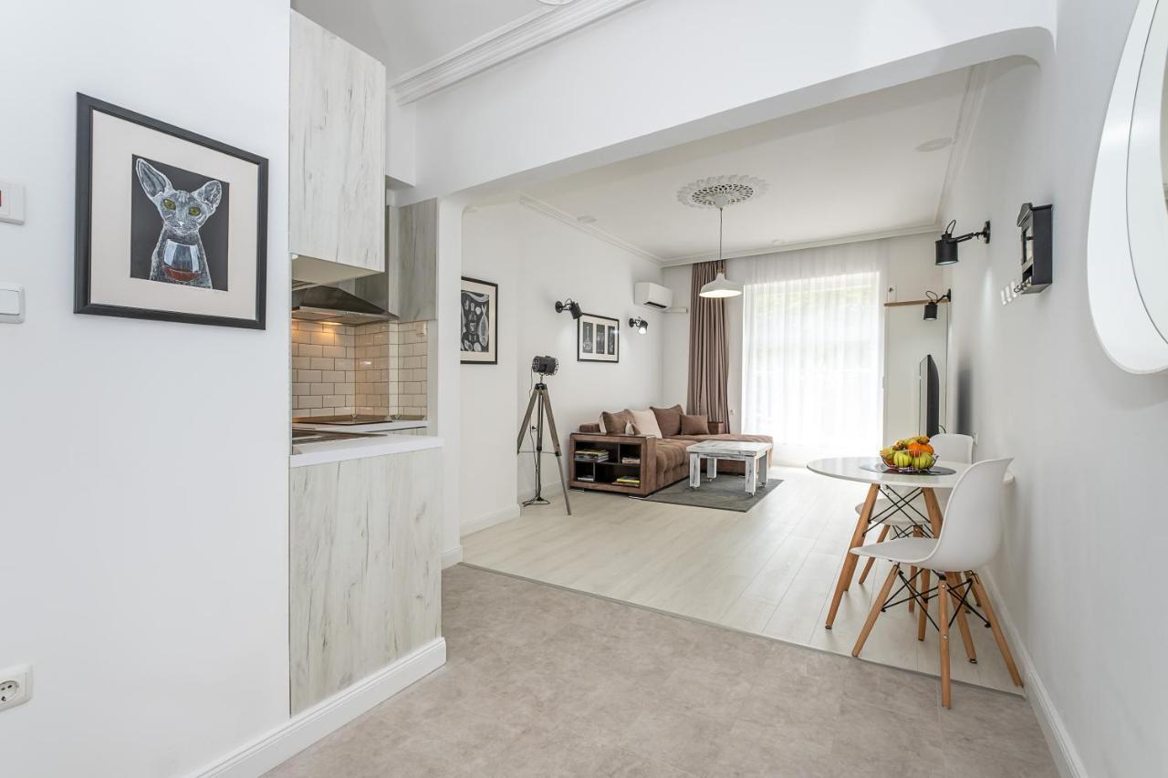 Jazz & Wine - Luxury Apartment By The Sea & Parking & Hbo & Netflix 바르나 외부 사진