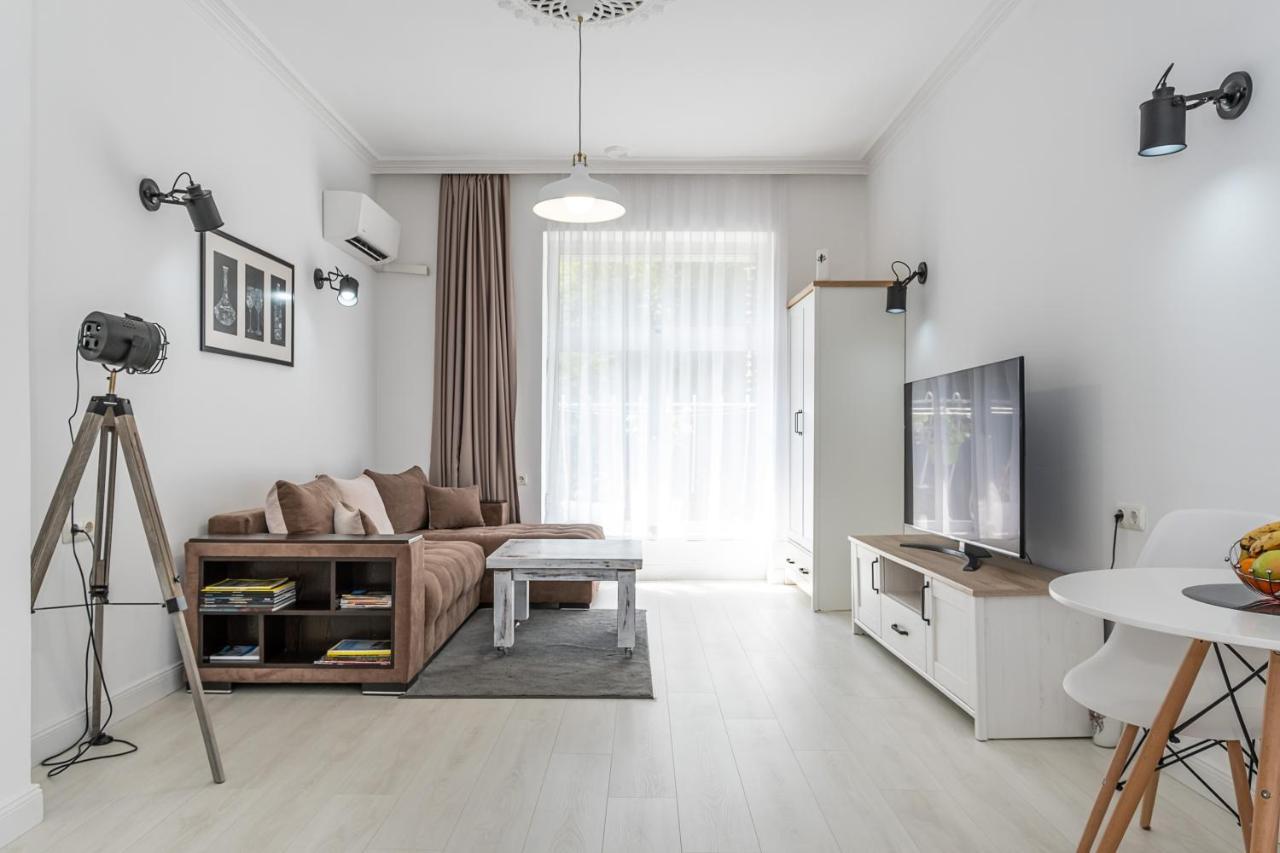 Jazz & Wine - Luxury Apartment By The Sea & Parking & Hbo & Netflix 바르나 외부 사진